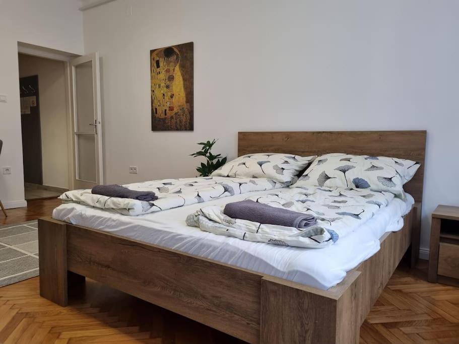 Downtown Studio Apartman Печ Экстерьер фото